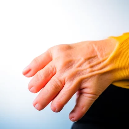 12 примет, означающих болезненное состояние правой руки